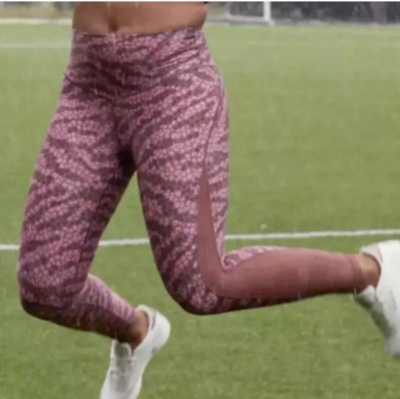 Aerie Offline Real Me 7/8 high rise leggings - Picture 2 of 5